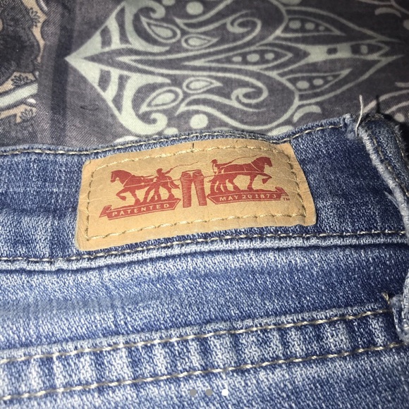 Levi’s - Picture 3 of 3
